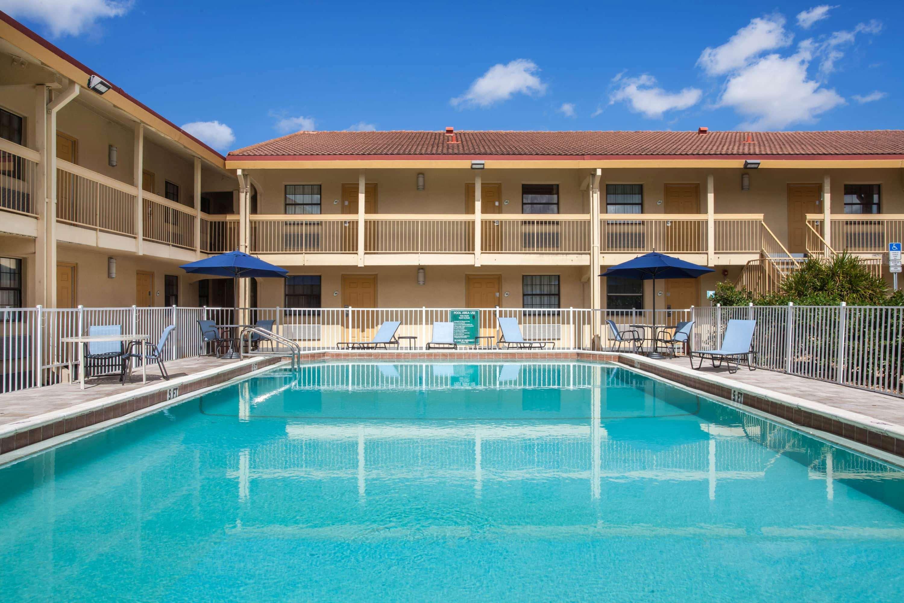 Baymont By Wyndham Fort Myers Central Kültér fotó