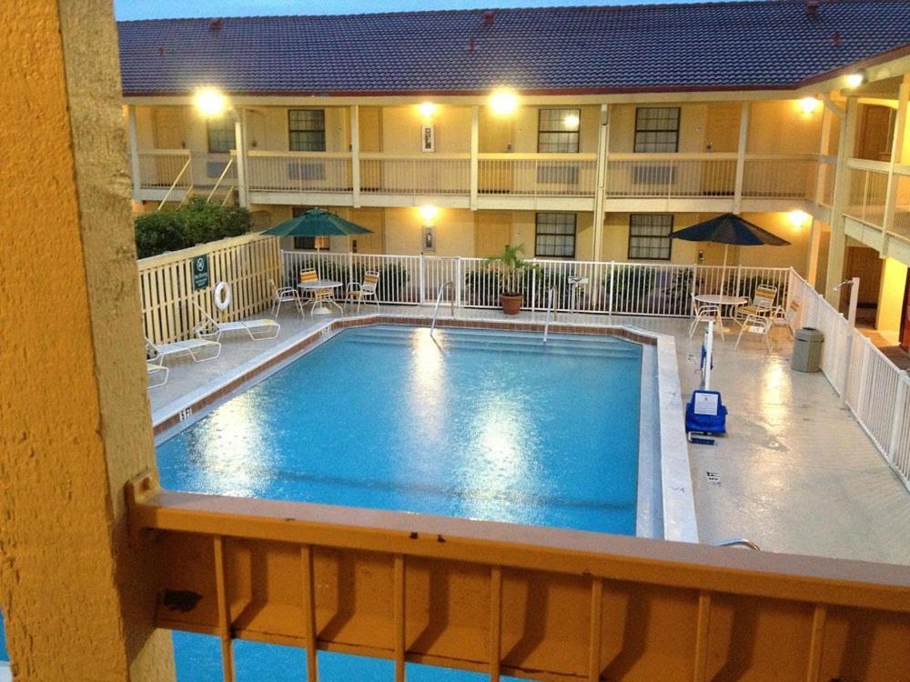 Baymont By Wyndham Fort Myers Central Kültér fotó